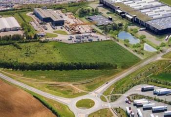 Location entrepots 44000 m² divisibles à partir de 22000 m² à Saint-Vulbas - 01150