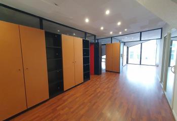 Bureau à vendre Bordeaux (33300) - 150 m² à Bordeaux - 33000