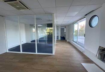 Bureau à vendre Bordeaux (33300) - 136 m²