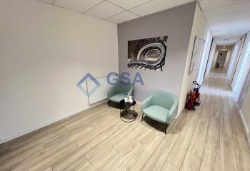 Bureau à vendre Courcouronnes (91080) - 223 m²