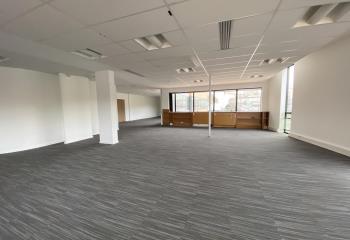 Bureau à vendre Ivry-sur-Seine (94200) - 2542 m² à Ivry-sur-Seine - 94200