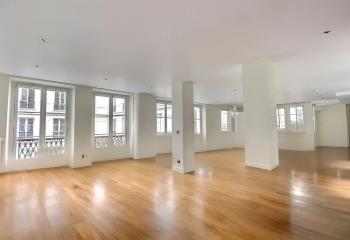 Bureau à vendre Paris 10 (75010) - 151 m² à Paris 10 - 75010