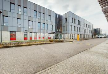 Bureau à vendre Saint-Priest (69800) - 2670 m²