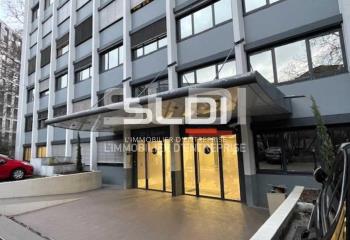 Bureau à vendre Villeurbanne (69100) - 242 m²