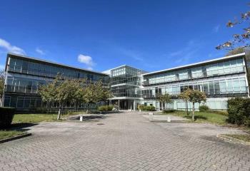 Bureau à vendre Voisins-le-Bretonneux (78960) - 2425 m² à Voisins-le-Bretonneux - 78960