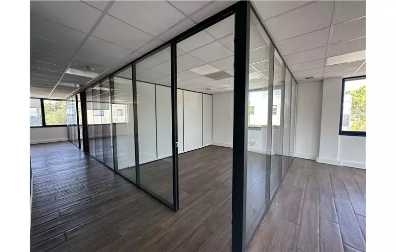 Location de bureau de 305 m² à Aix-en-Provence - 13100