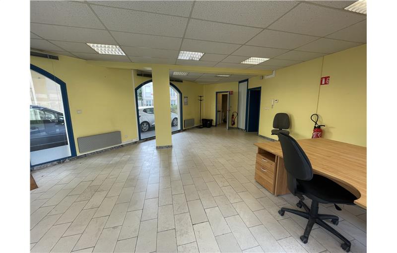 Location de bureau de 145 m² à Beauvais - 60000 photo - 1