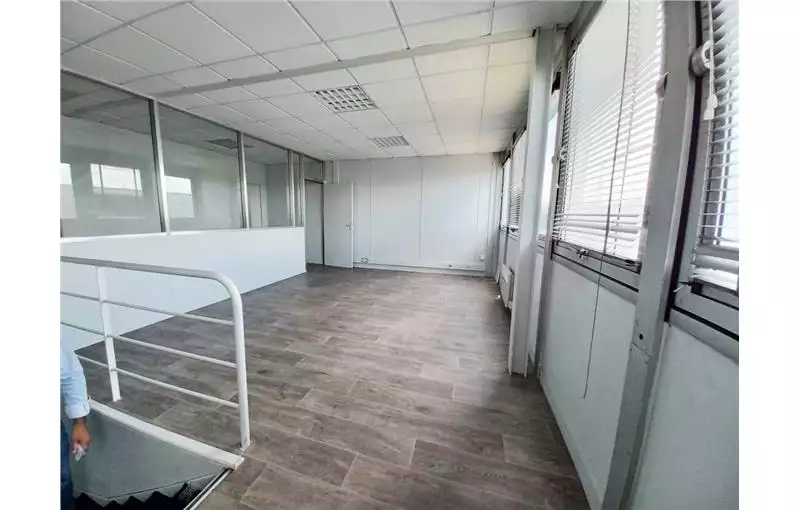 Location de bureau de 60 m² à Bordeaux - 33000