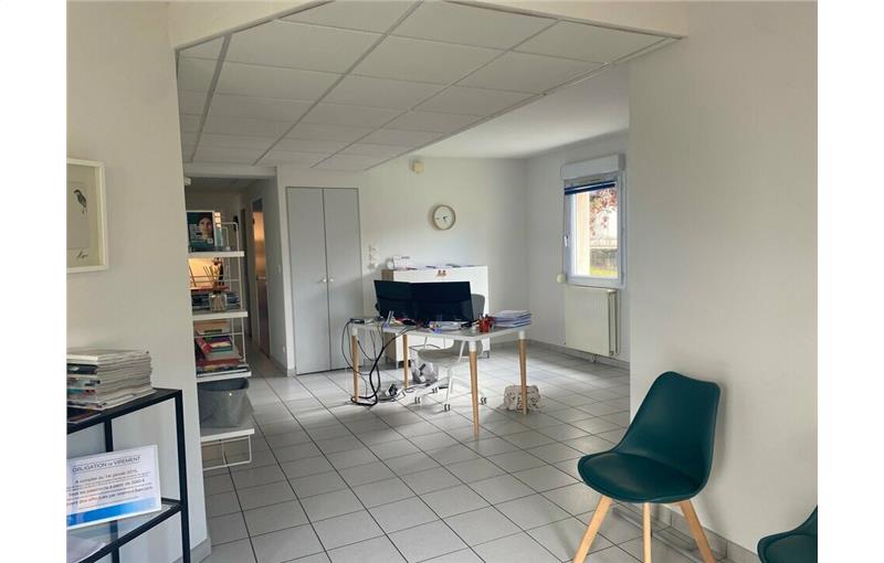 Location de bureau de 95 m² à Châtenoy-le-Royal - 71880 photo - 1