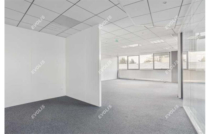 Location de bureau de 284 m² à Chelles - 77500 photo - 1