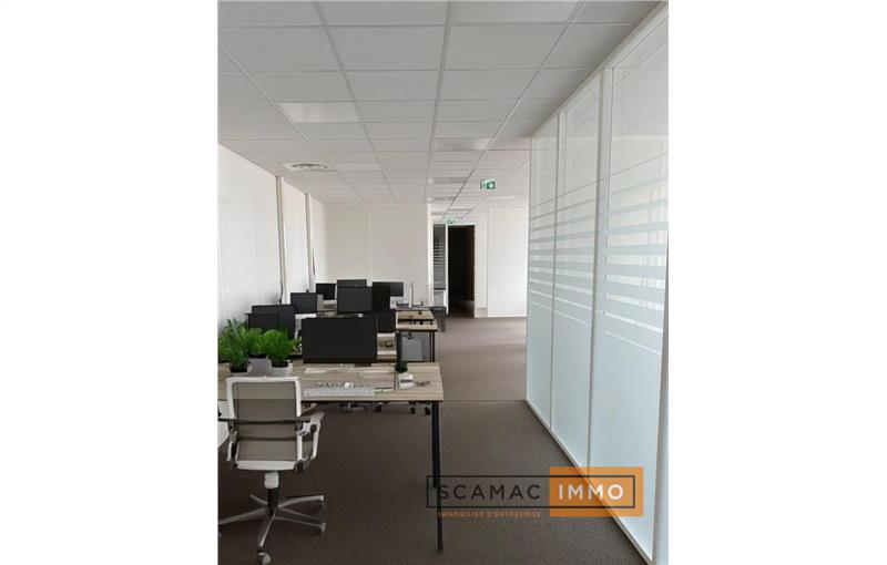 Location de bureau de 212 m² à Choisy-le-Roi - 94600 photo - 1