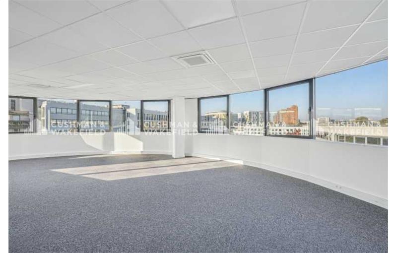 Location de bureau de 1 755 m² à Clichy - 92110 plan - 1