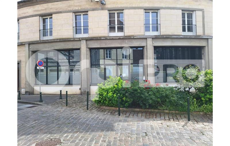 Location de bureau de 182 m² à Compiègne - 60200 photo - 1