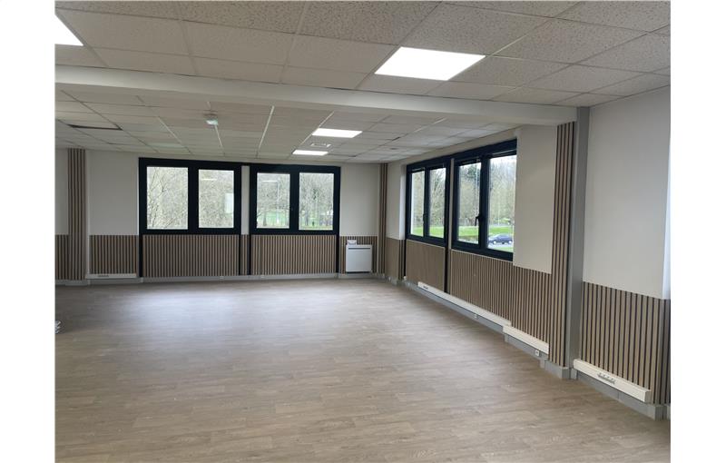 Location de bureau de 332 m² à Compiègne - 60200 photo - 1