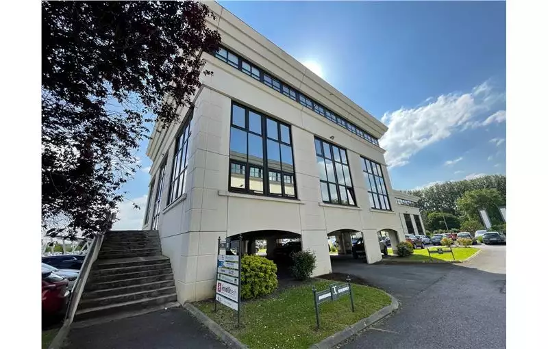 Location de bureau de 327 m² à Compiègne - 60200