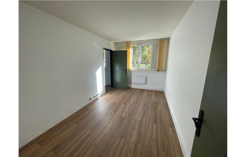 Location de bureau de 263 m² à Compiègne - 60200 photo - 1