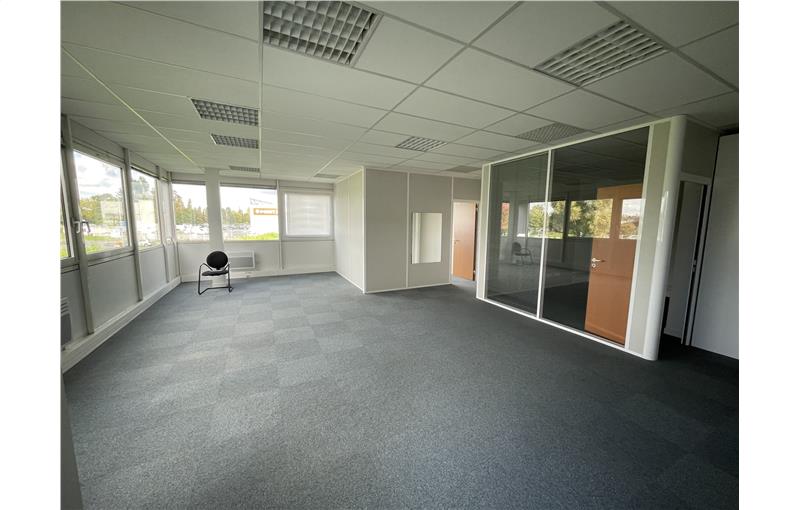 Location de bureau de 116 m² à Compiègne - 60200 photo - 1