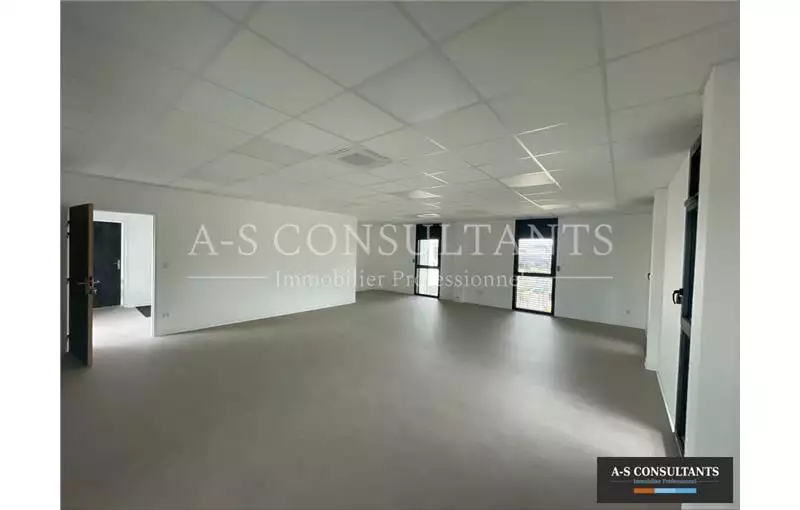 Location de bureau de 120 m² à Guilherand-Granges - 07500