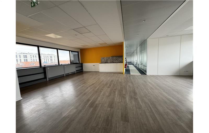 Location de bureau de 391 m² à Ivry-sur-Seine - 94200 photo - 1