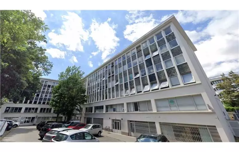 Location de bureau de 273 m² à Le Chesnay - 78150