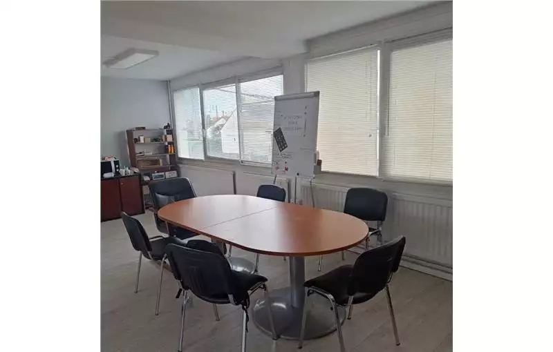 Location de bureau de 55 m² à Le Raincy - 93340