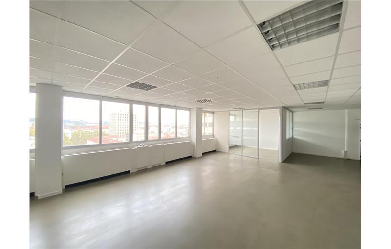 Location de bureau de 1 518 m² à Lyon 3 - 69003 photo - 1