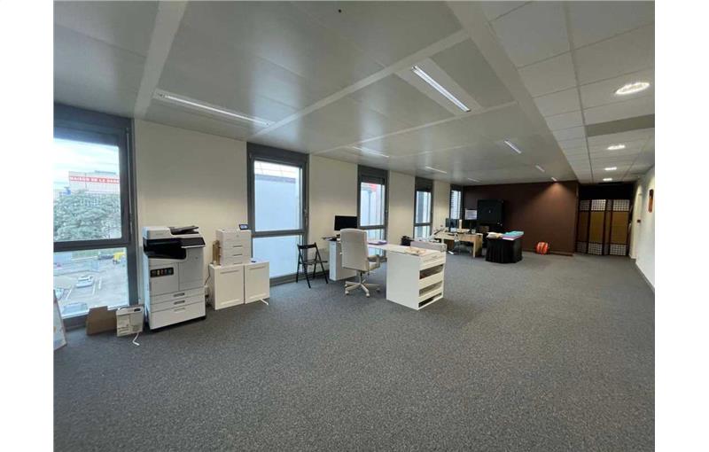 Location de bureau de 226 m² à Lyon 8 - 69008 photo - 1