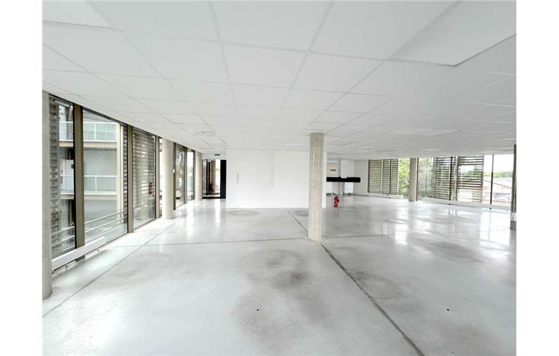 Location de bureau de 362 m² à Mérignac - 33700 photo - 1