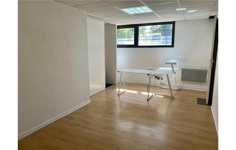 Location de bureau de 22 m² à Mérignac - 33700 photo - 1