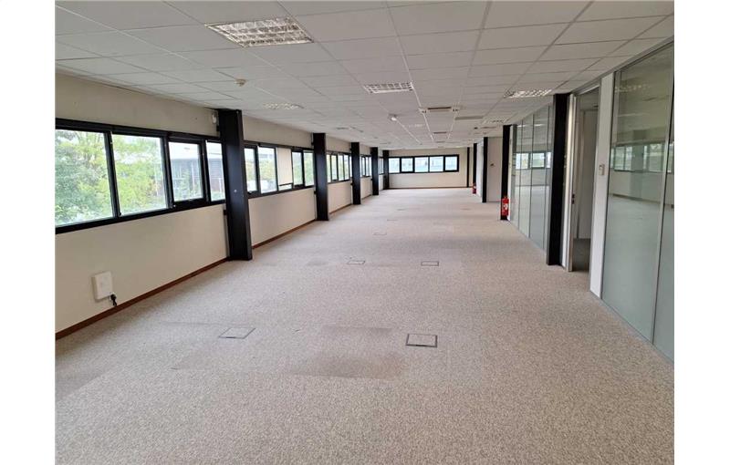 Location de bureau de 1 053 m² à Mérignac - 33700 photo - 1