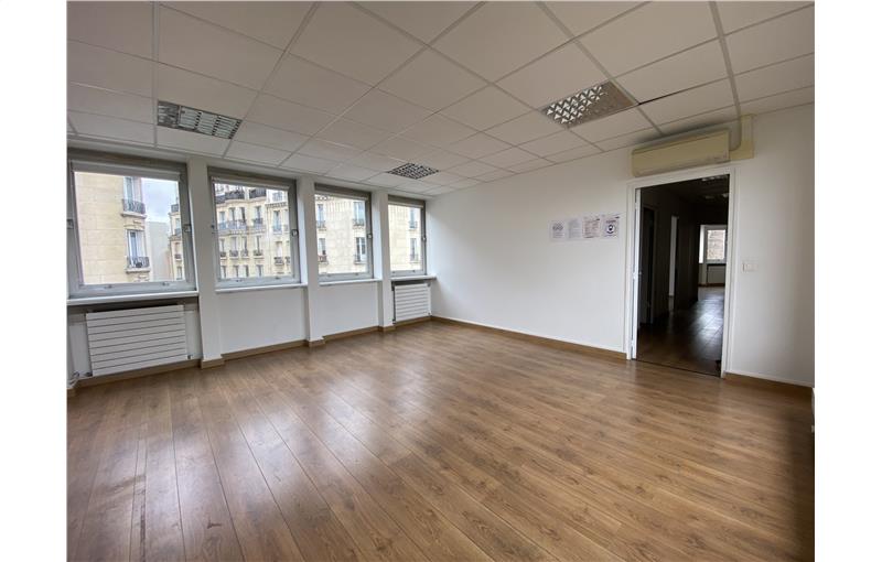 Location de bureau de 464 m² à Montreuil - 93100 photo - 1