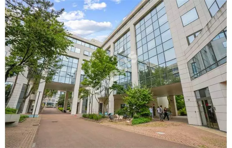 Location de bureau de 7519 m² à Montrouge - 92120