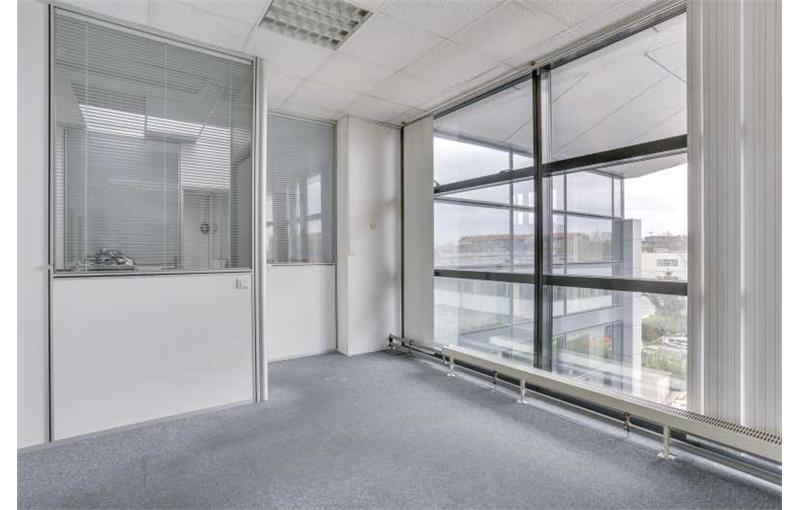 Location de bureau de 993 m² à Nanterre - 92000 photo - 1