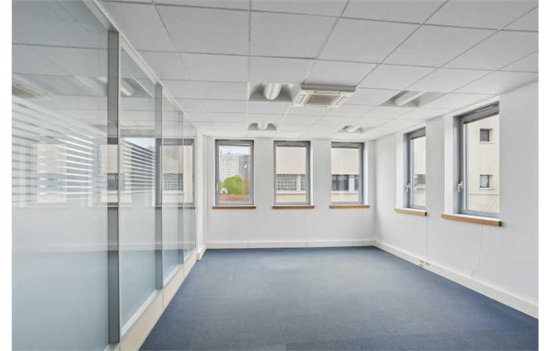 Location de bureau de 3 321 m² à Nanterre - 92000 photo - 1