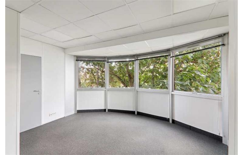 Location de bureau de 464 m² à Nanterre - 92000 photo - 1