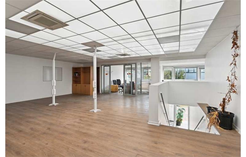 Location de bureau de 365 m² à Nanterre - 92000 photo - 1