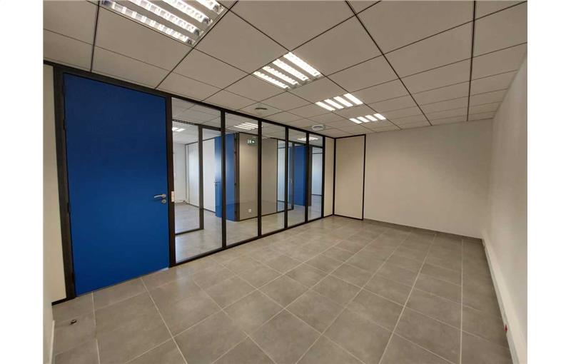 Location de bureau de 151 m² à Nîmes - 30000 photo - 1