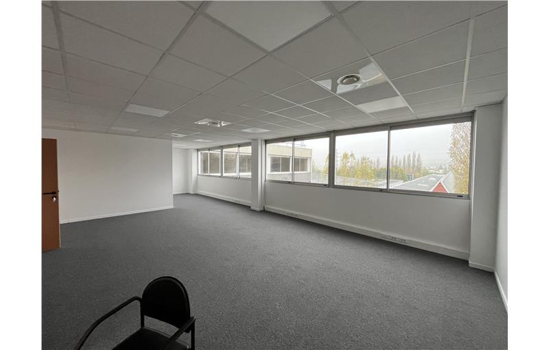 Location de bureau de 495 m² à Palaiseau - 91120 photo - 1