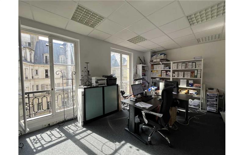 Location de bureau de 88 m² à Paris 1 - 75001 photo - 1