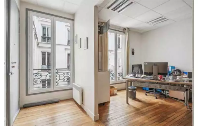 Location de bureau de 65 m² à Paris 10 - 75010