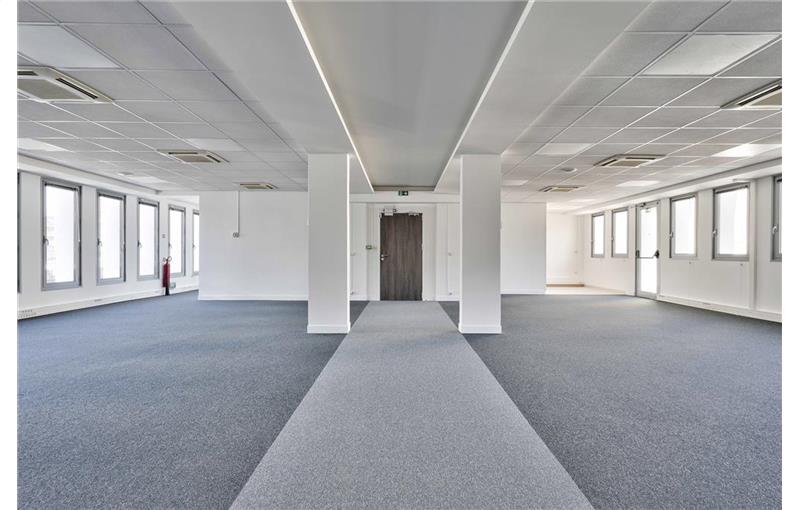 Location de bureau de 243 m² à Paris 15 - 75015 photo - 1