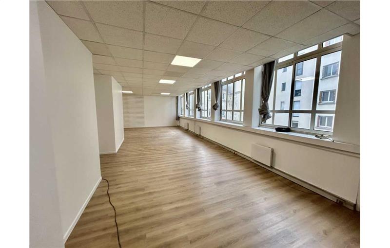 Location de bureau de 132 m² à Paris 17 - 75017 photo - 1