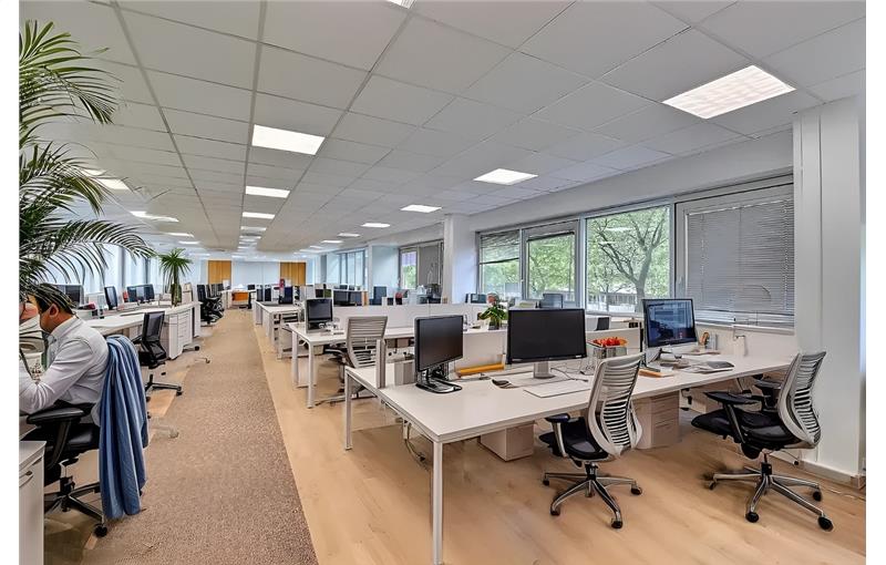 Location de bureau de 253 m² à Paris 19 - 75019 photo - 1