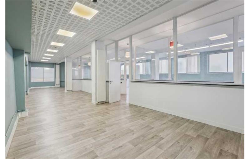 Location de bureau de 433 m² à Paris 20 - 75020 photo - 1