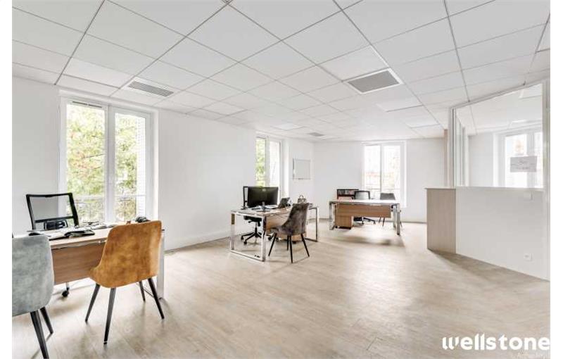 Location de bureau de 170 m² à Paris 3 - 75003 photo - 1