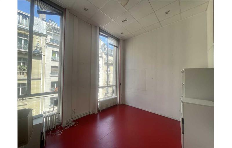 Location de bureau de 71 m² à Paris 8 - 75008 photo - 1