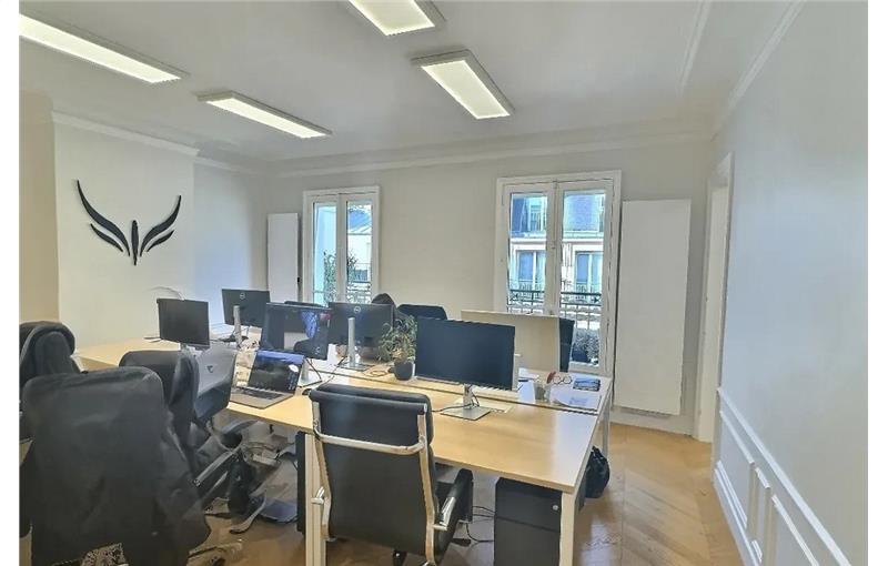 Location de bureau de 78 m² à Paris 8 - 75008 photo - 1