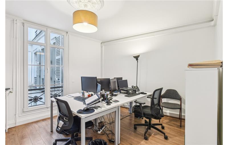 Location de bureau de 180 m² à Paris 9 - 75009 photo - 1