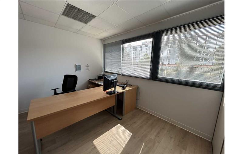 Location de bureau de 589 m² à Perpignan - 66000 photo - 1