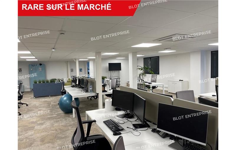 Location de bureau de 1 106 m² à Quimper - 29000 photo - 1